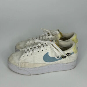 Nike Women’s Blazer Low Platform Next Nature Sneaker size 6
